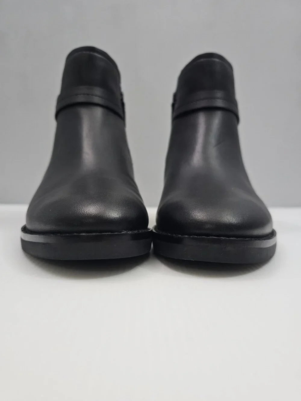 Cole Haan Rosalyn Waterproof Ankle Boot Black Leather Low Heel Womens 9.5 NEW